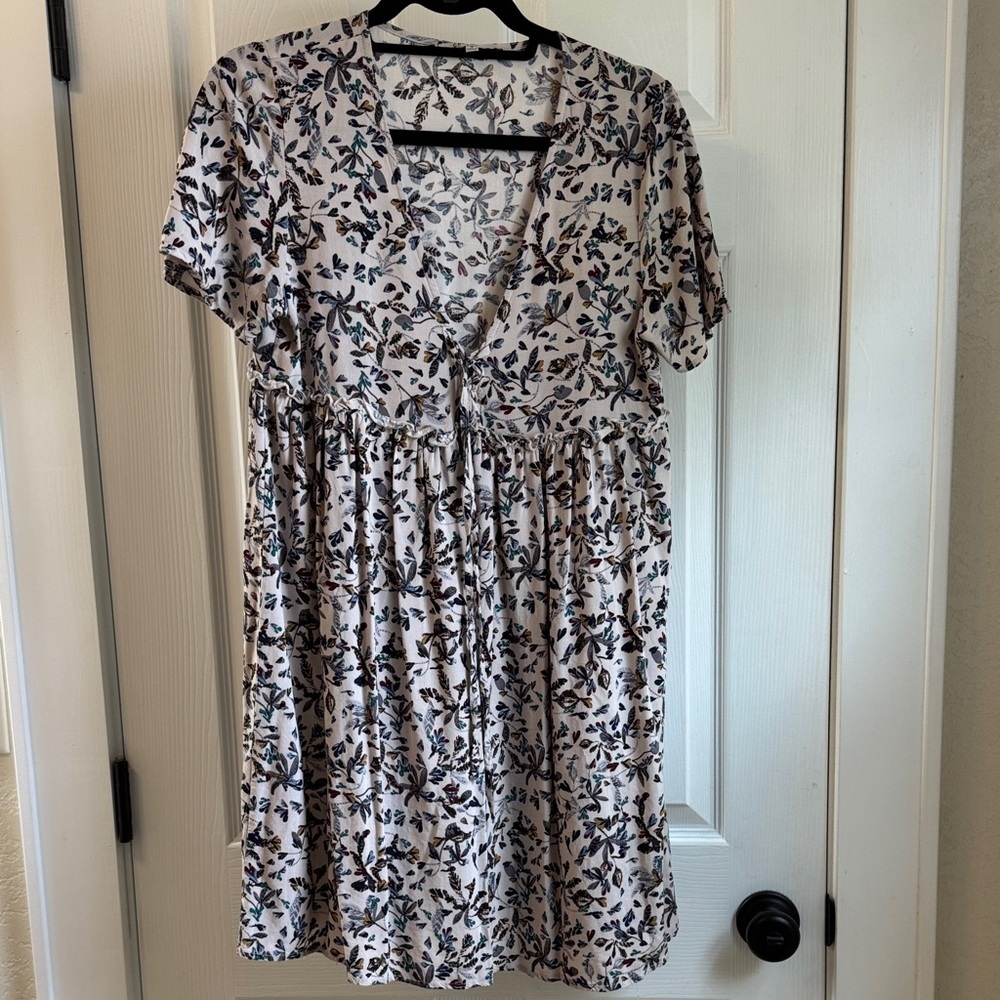Cozy Casual Leaf Print V-Neck Mini Dress